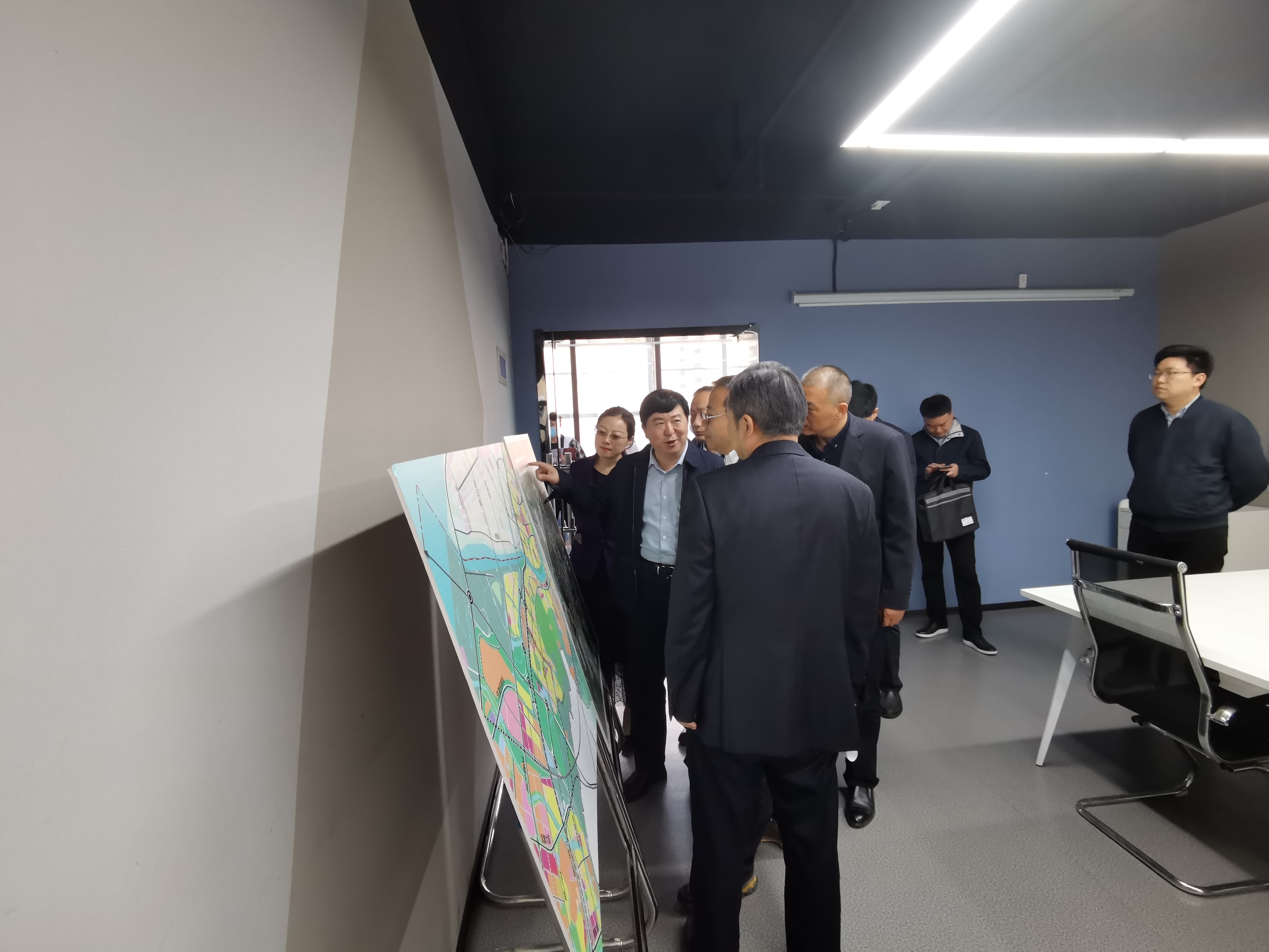 区政协主席于茂高对岱山保障房片区和梅山矿井进行调研